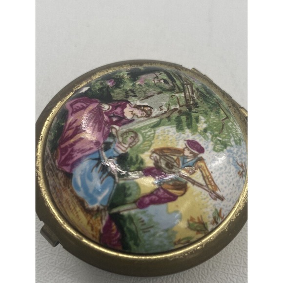 Pill Box Art Victorian Courting Couple Gold Tone Hinged Lid Vtg Japan 1 1/2"L - Picture 9 of 9